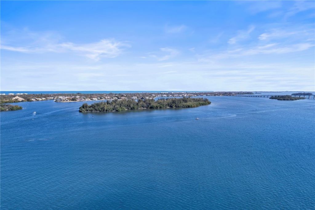 8 Seahorse Lane, Vero Beach, FL 32960 Photo