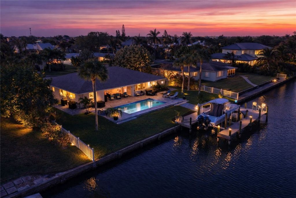 8 Seahorse Lane, Vero Beach, FL 32960 Photo