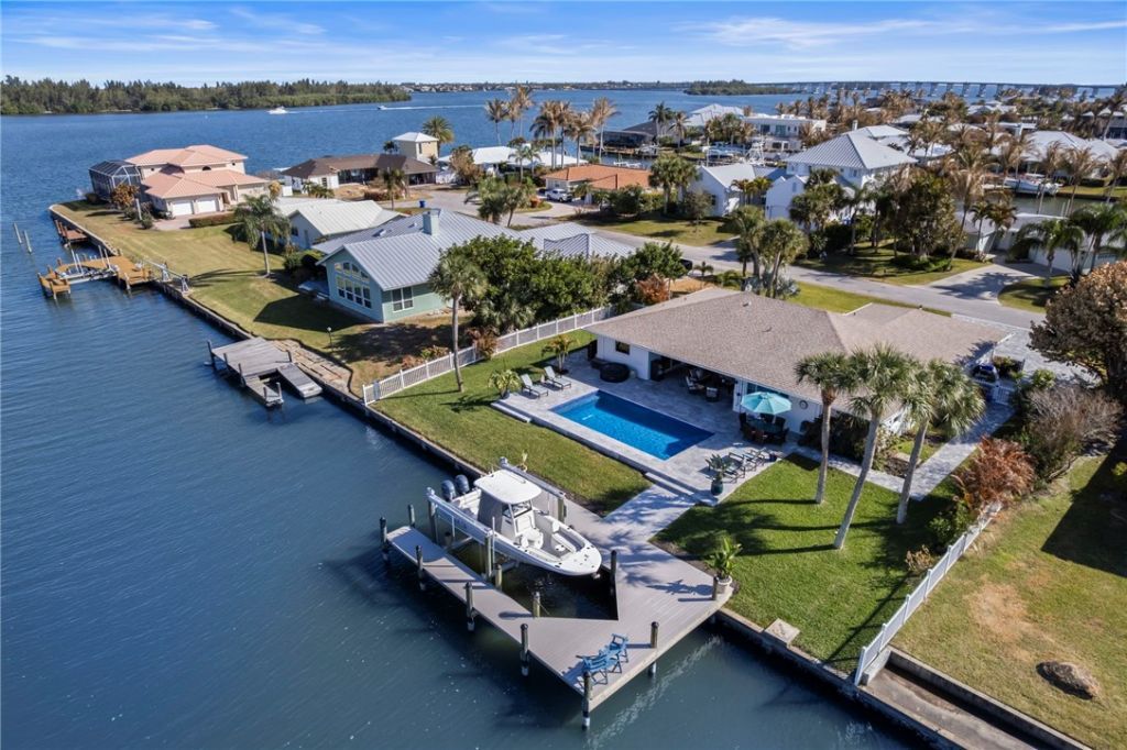 8 Seahorse Lane, Vero Beach, FL 32960 Photo