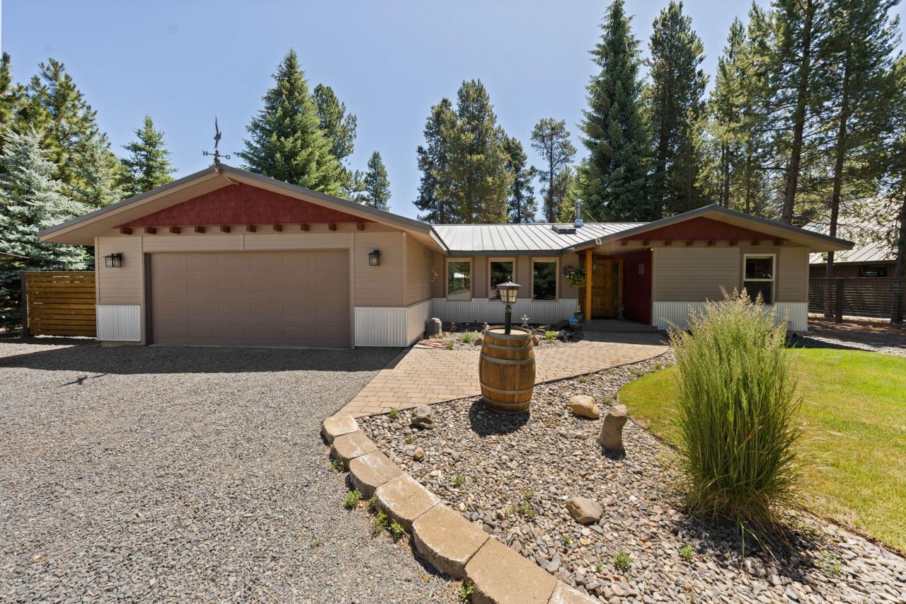 56532 Eclipse Drive, Bend, OR 97707 Main Photo