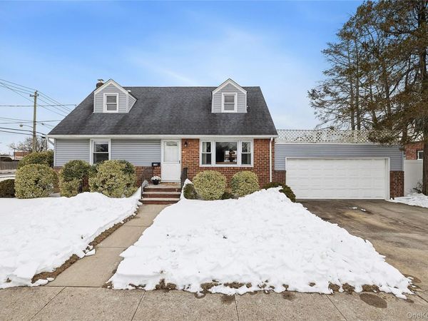 136 3rd Street, New Hyde Park, NY 11040