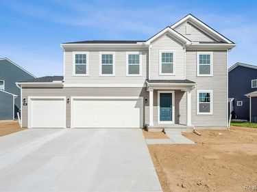 360 Hidden River W, Holly Twp, MI 48442