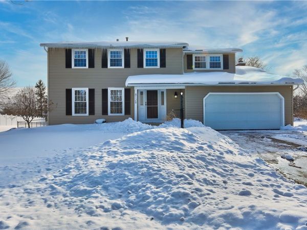 8128 Balsamwood Lane, Liverpool, NY 13090