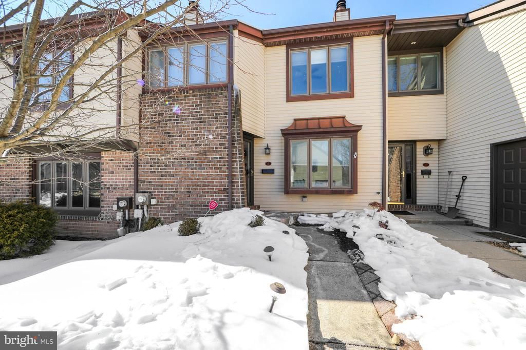 17 Essex Place, Newtown, PA 18940 Main Photo