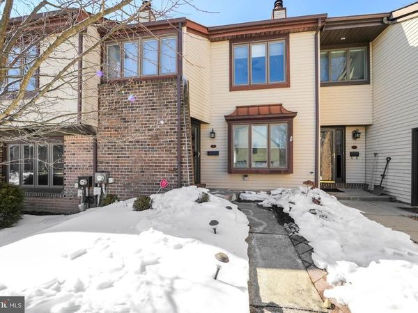 17 ESSEX PLACE, NEWTOWN, PA 18940