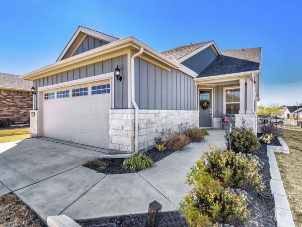 815 Saratoga LN, Georgetown, TX 78633