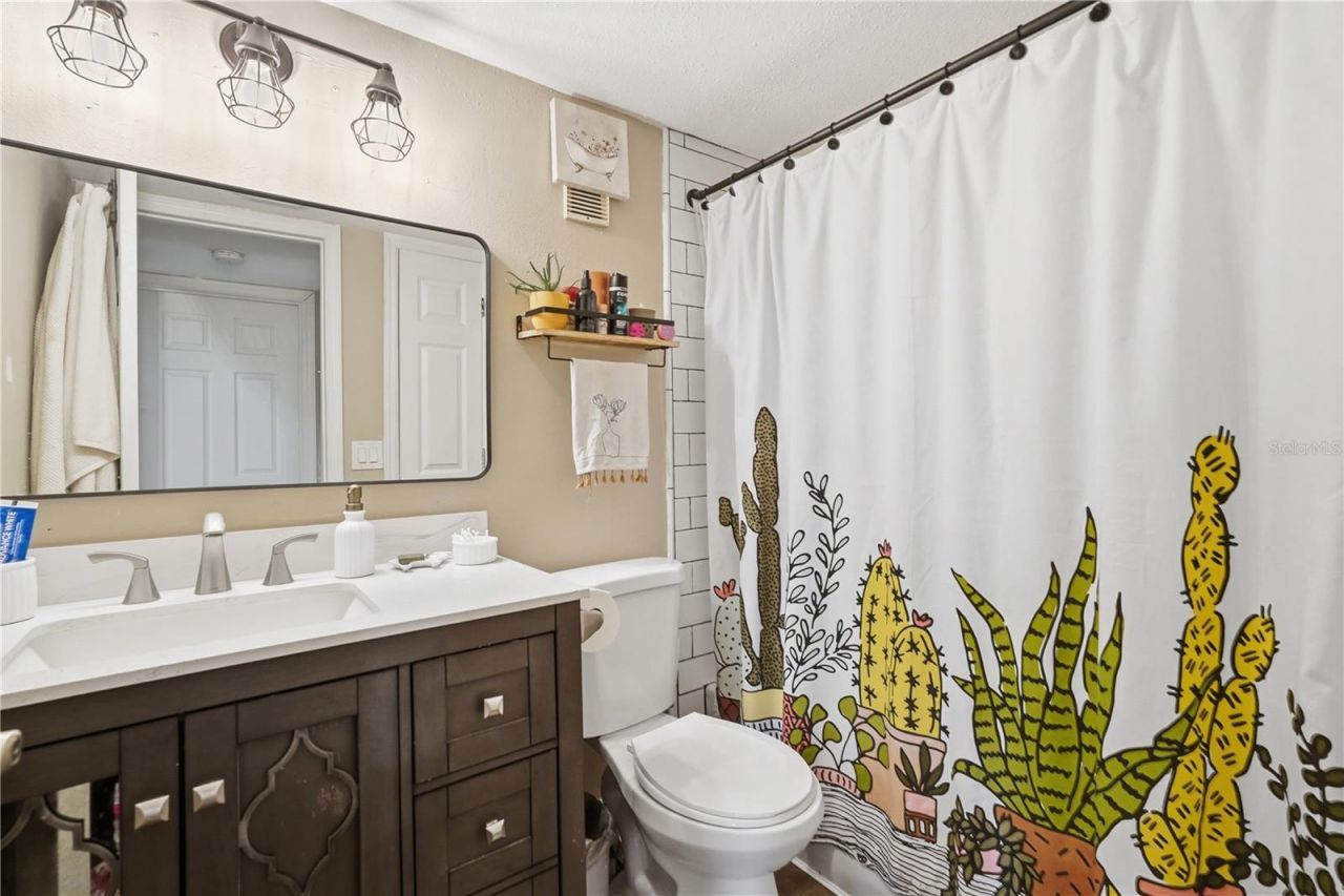 1200 Tarpon Woods Boulevard, Unit N2, Palm Harbor, FL 34685 Photo