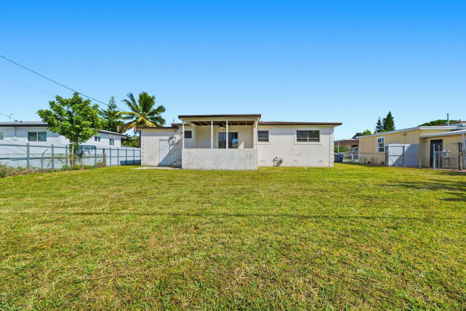 18000 NW 6th Court, Miami, FL 33169 Photo