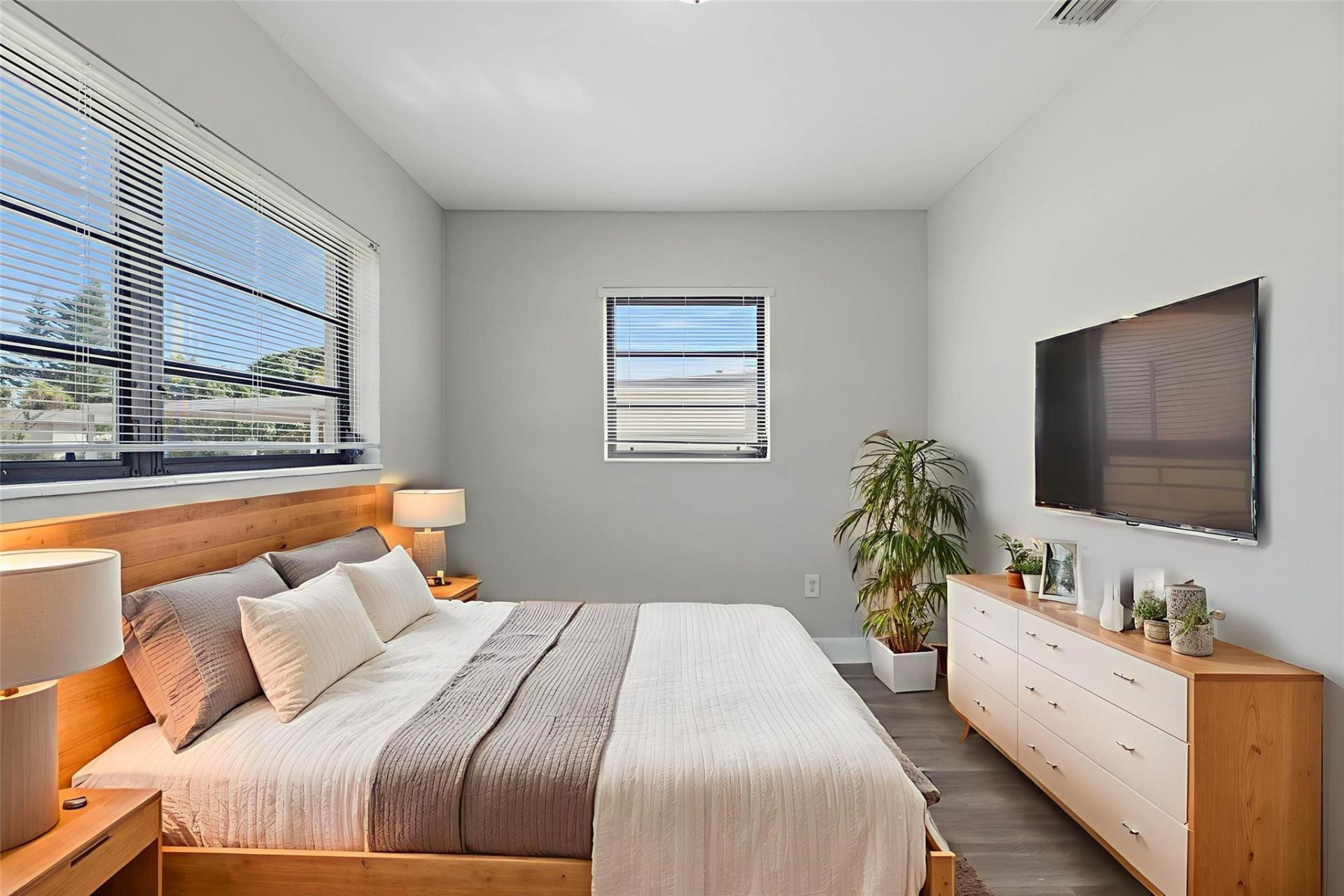 18000 NW 6th Court, Miami, FL 33169 Photo