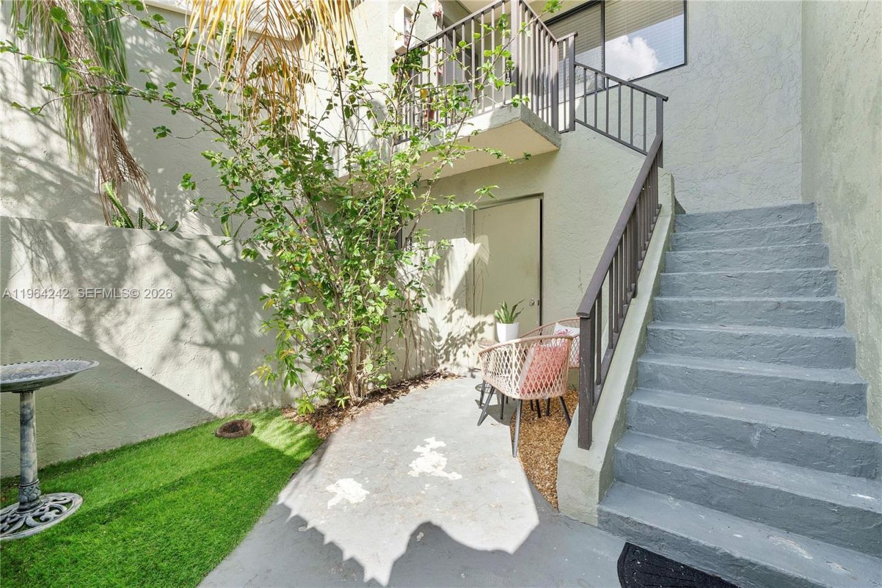 9518 SW 1st Ct, Unit 21-S, Coral Springs, FL 33071 Photo