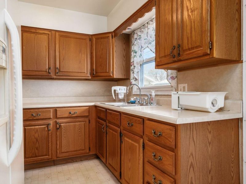 1284 Thurston Drive, Columbus, OH 43227 Photo 12