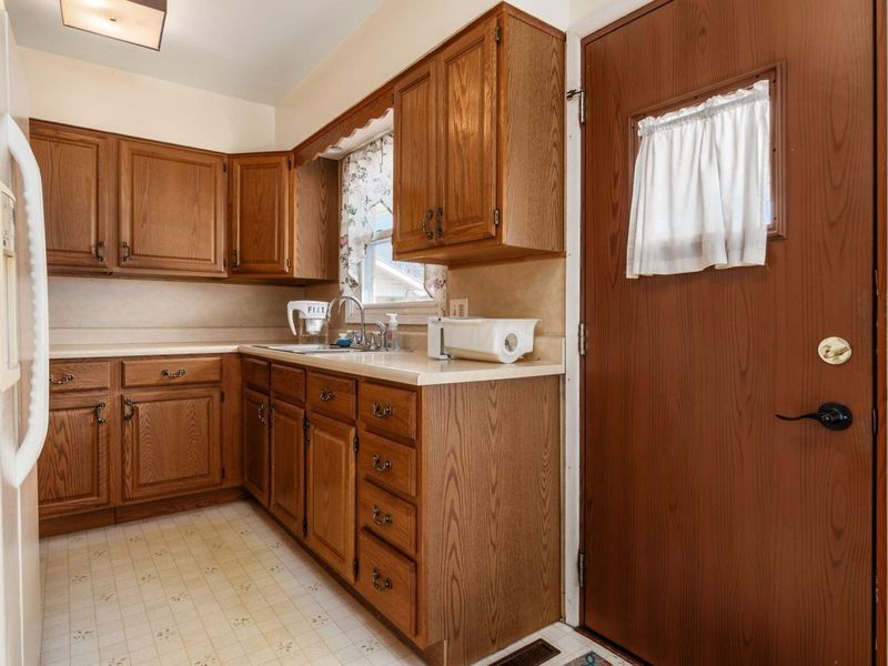 1284 Thurston Drive, Columbus, OH 43227 Photo 15