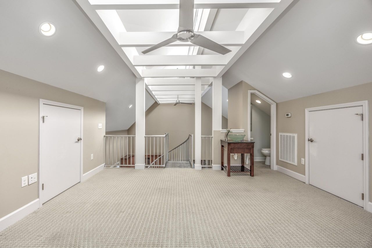 565 Bucks Trail Photo 16