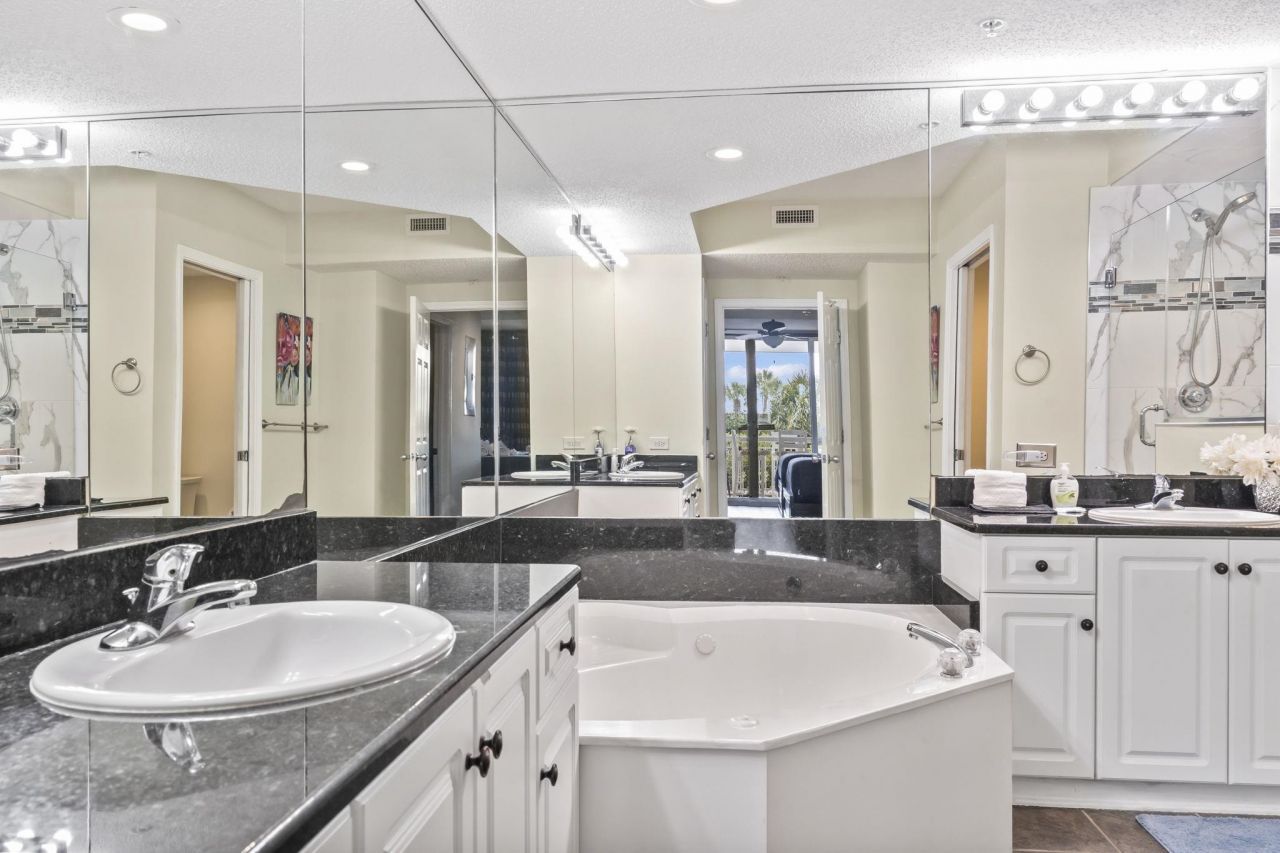 4801 Harbor Pointe Dr. Photo 7