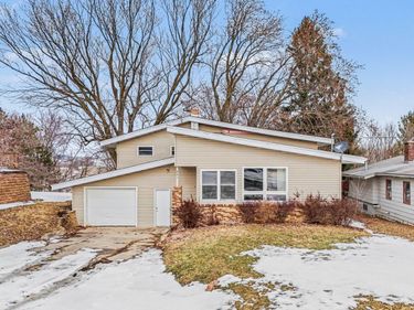 401 2nd Street E, Wanamingo, MN 55983