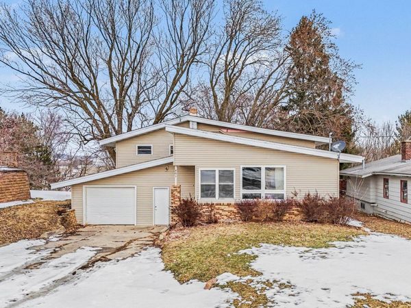 401 2nd Street E, Wanamingo, MN 55983