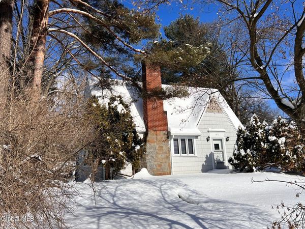 1971 Nott Street, Niskayuna, NY 12309