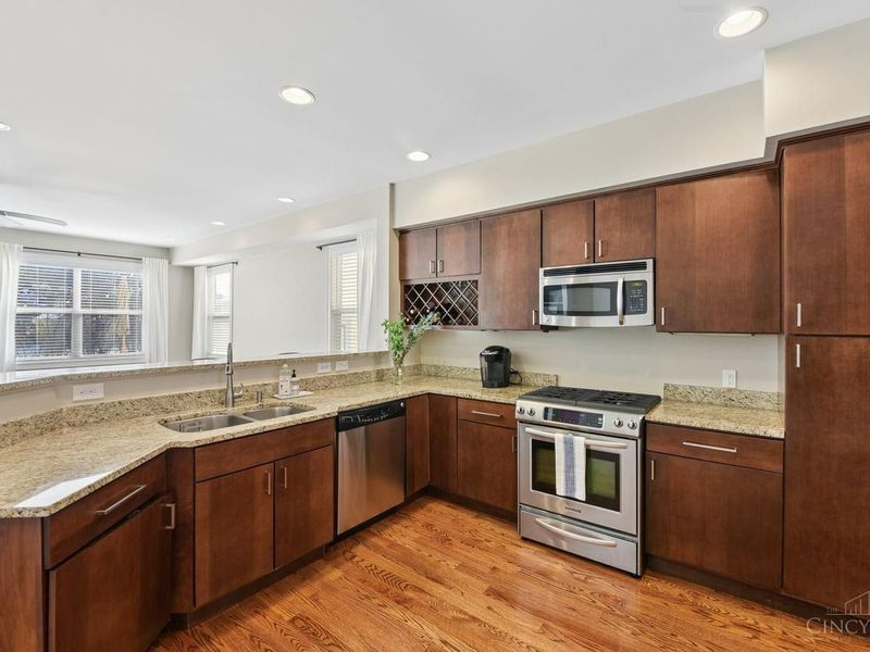 448 Strafer Street, Cincinnati, OH 45226 Photo 12