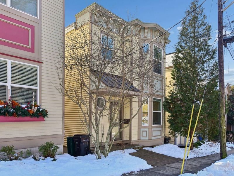 448 Strafer Street, Cincinnati, OH 45226 Photo 2