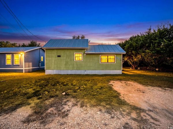 297 Chaparral Dr, Bandera, TX 78003