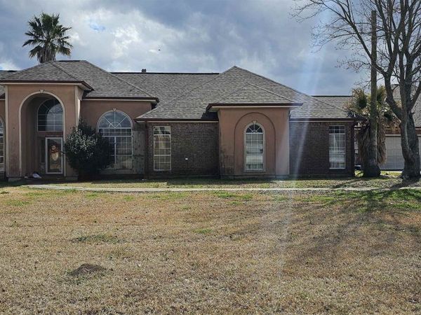 166 Ideal St, Belle Rose, LA 70341