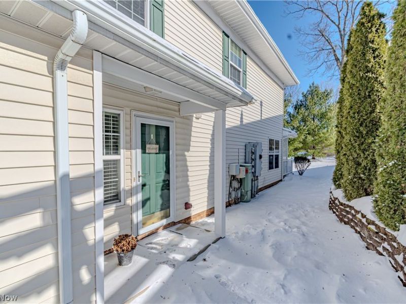 6759 Quarrystone Lane, Middleburg Heights, OH 44130 Photo 2