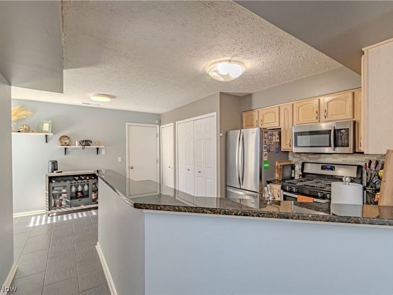 6759 Quarrystone Lane, Middleburg Heights, OH 44130 Photo 9