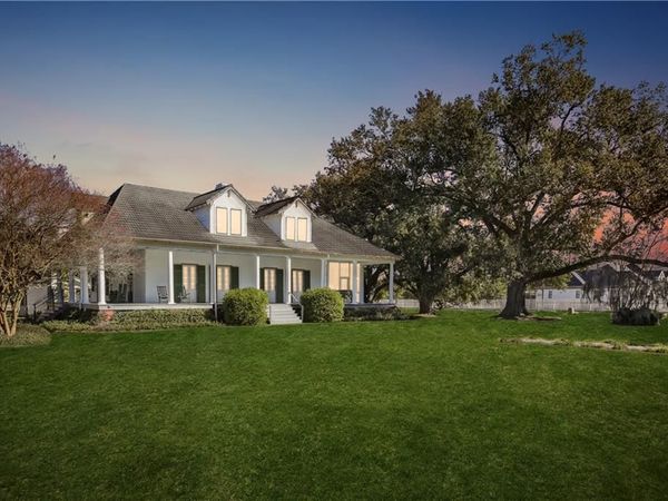 10 PECAN GROVE Lane, Meraux, LA 70075