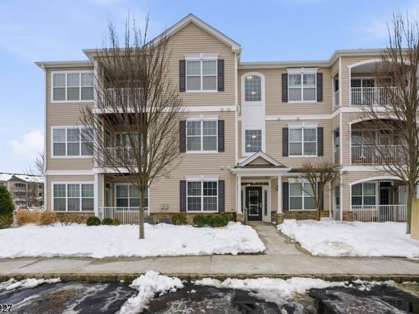 311 Timberlake Dr, Ewing, NJ 08618