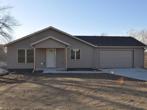 310 S 4th Avenue, Dedham, IA 51440