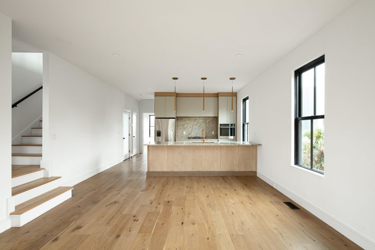 76 Cooper Street Photo 10