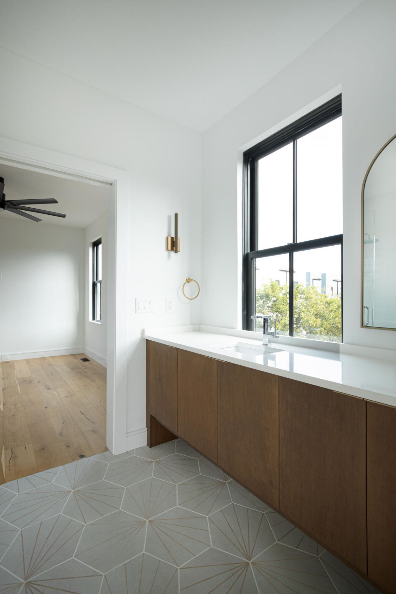 76 Cooper Street Photo 19