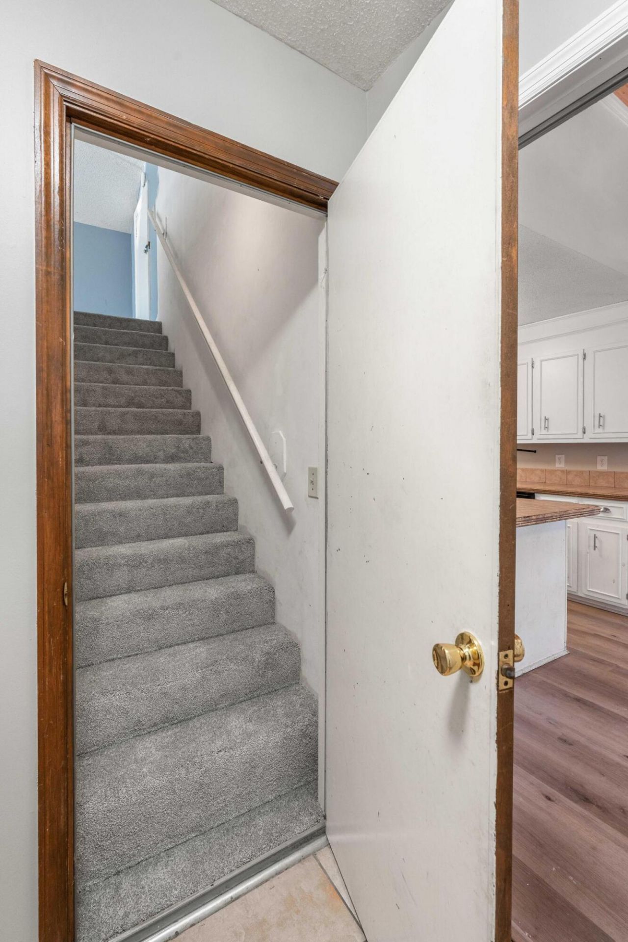 95 Nightingale Manor Photo 32