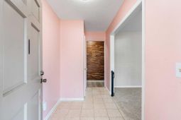 95 Nightingale Manor photo 4