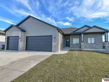 9500 Delano Drive, Lincoln, NE 68516