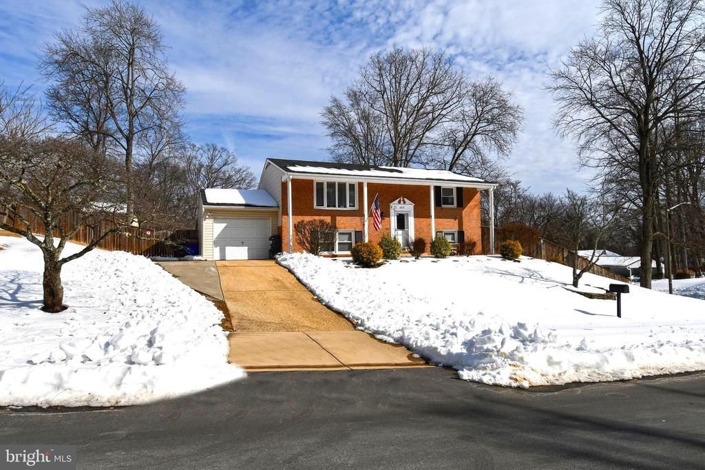 6819 Lavant Drive, Springfield, VA 22152 Main Photo