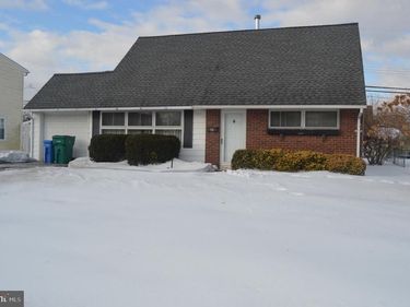 55 KINDLE LANE, LEVITTOWN, PA 19055