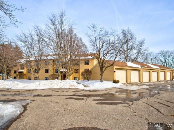 300 Farington Boulevard, Unit 16, Holland, MI 49423