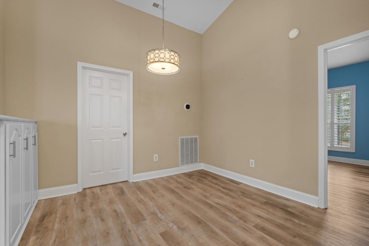 107 Pipers Ln. Photo 22