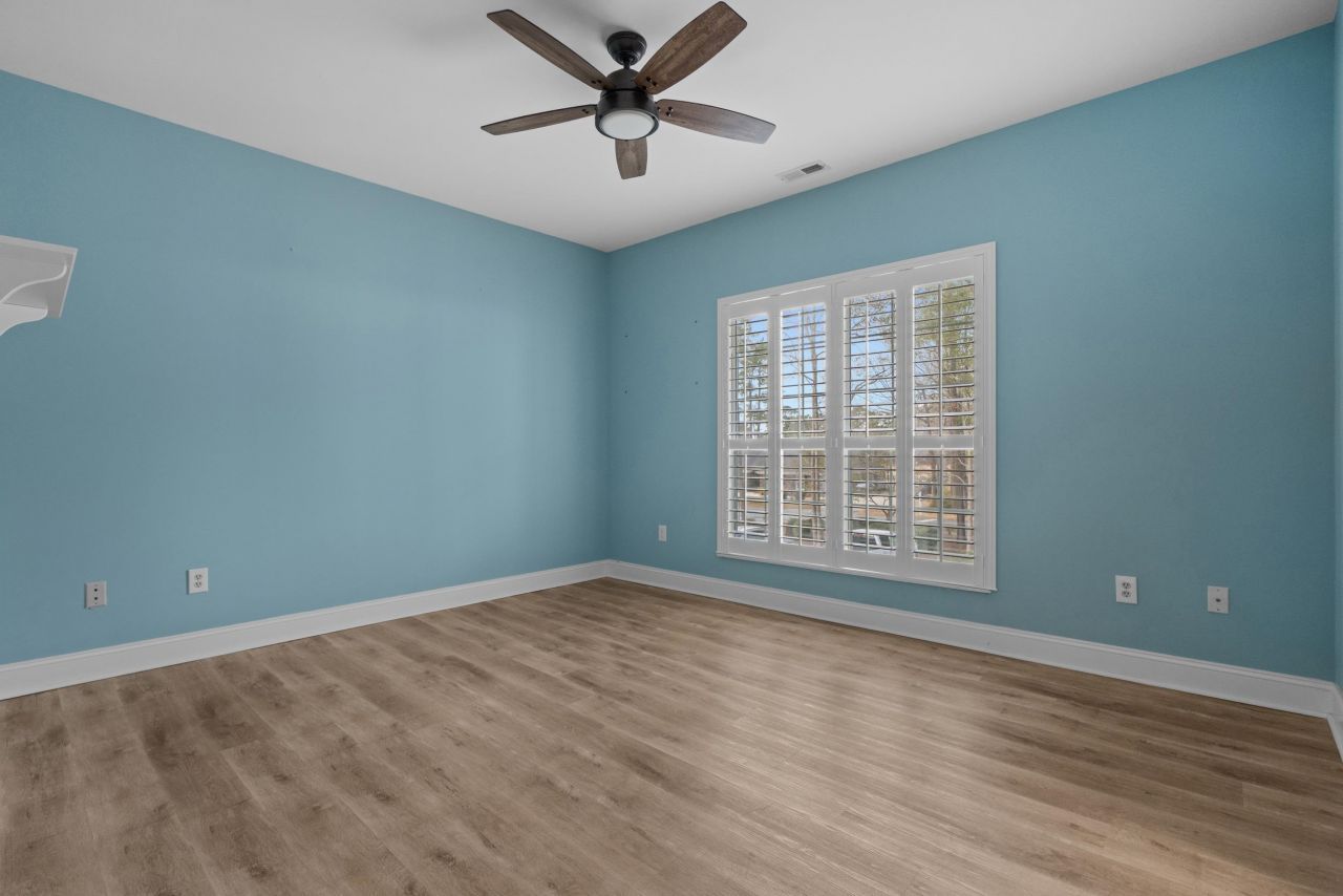 107 Pipers Ln. Photo 33