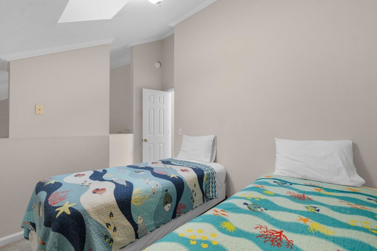 1356 Glenns Bay Rd.  Photo 29