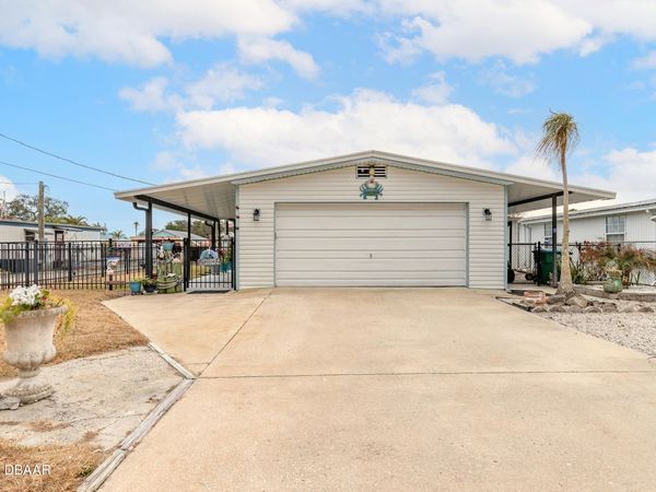 191 E Ariel Road, Oak Hill, FL 32759