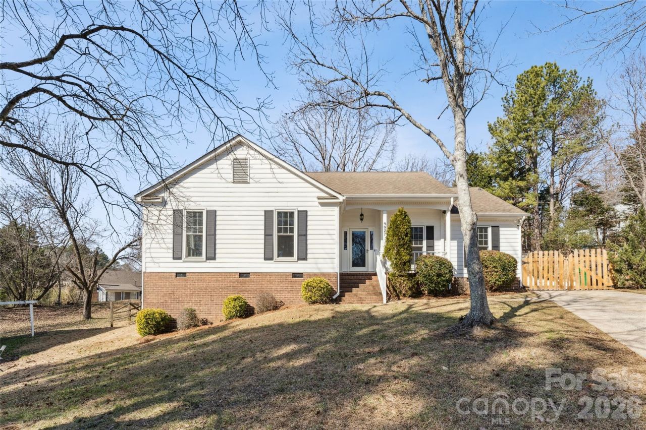 9927 Alden Glen Drive, Charlotte, NC 28269 Main Photo