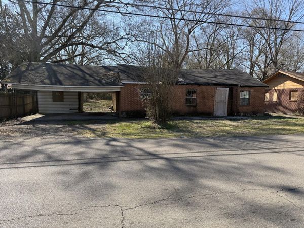 315 JC Killingsworth, Hattiesburg, MS 39401