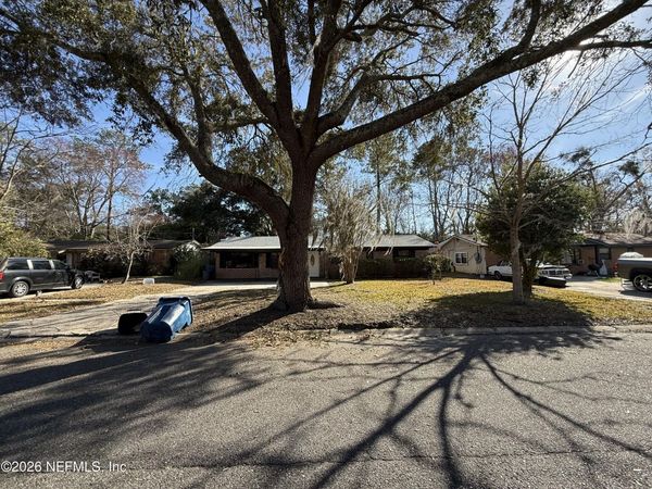 4424 KEY LARGO Drive, Jacksonville, FL 32218