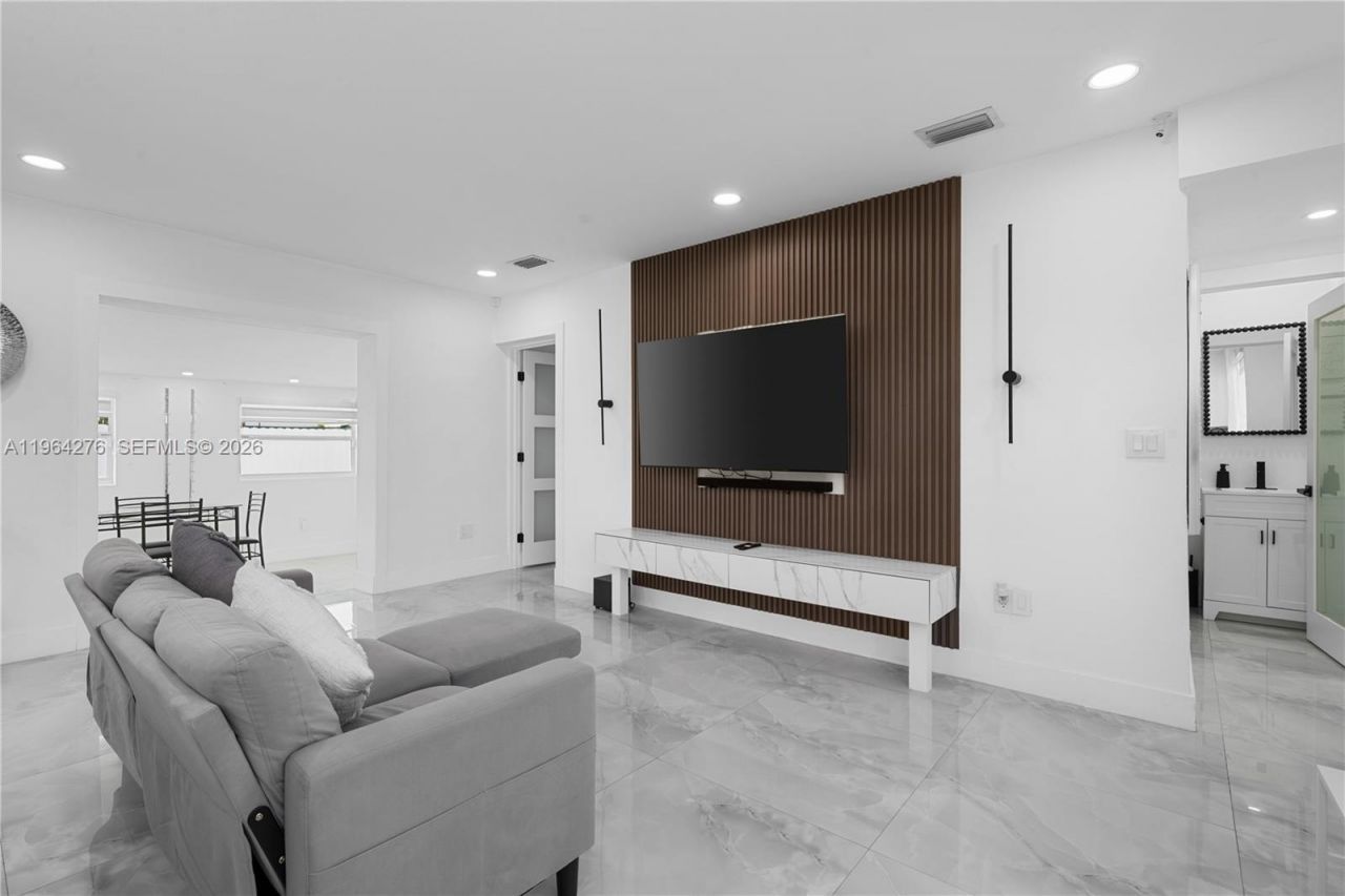 315 NW 106th St, Miami, FL 33150 Photo