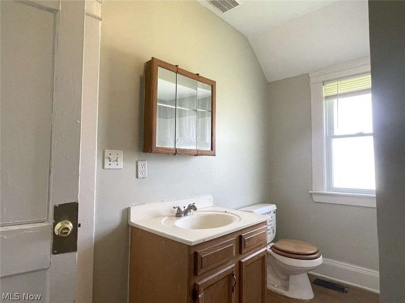 10301 Dickens Avenue, Cleveland, OH 44104 Photo 15