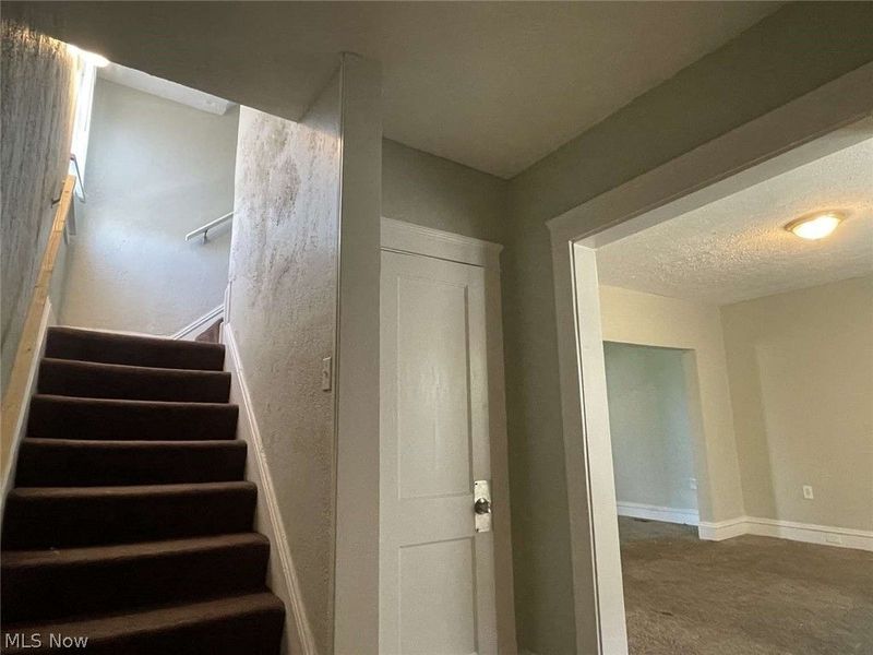 10301 Dickens Avenue, Cleveland, OH 44104 Photo 8