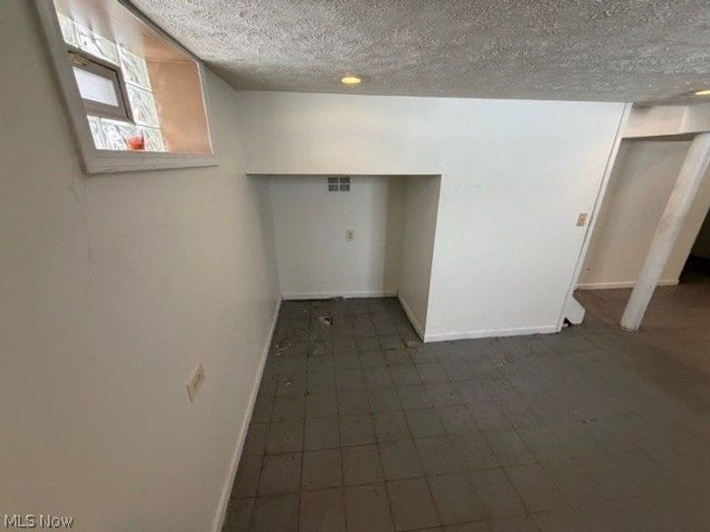 4920 E 110th Street, Cleveland, OH 44125 Photo 41