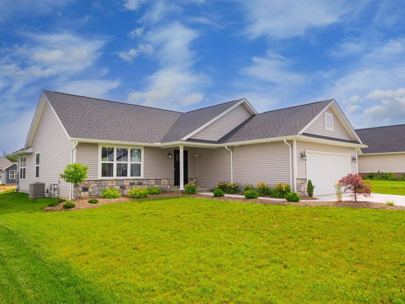 557 Cannondale Avenue, Johnstown, OH 43031 Photo 2